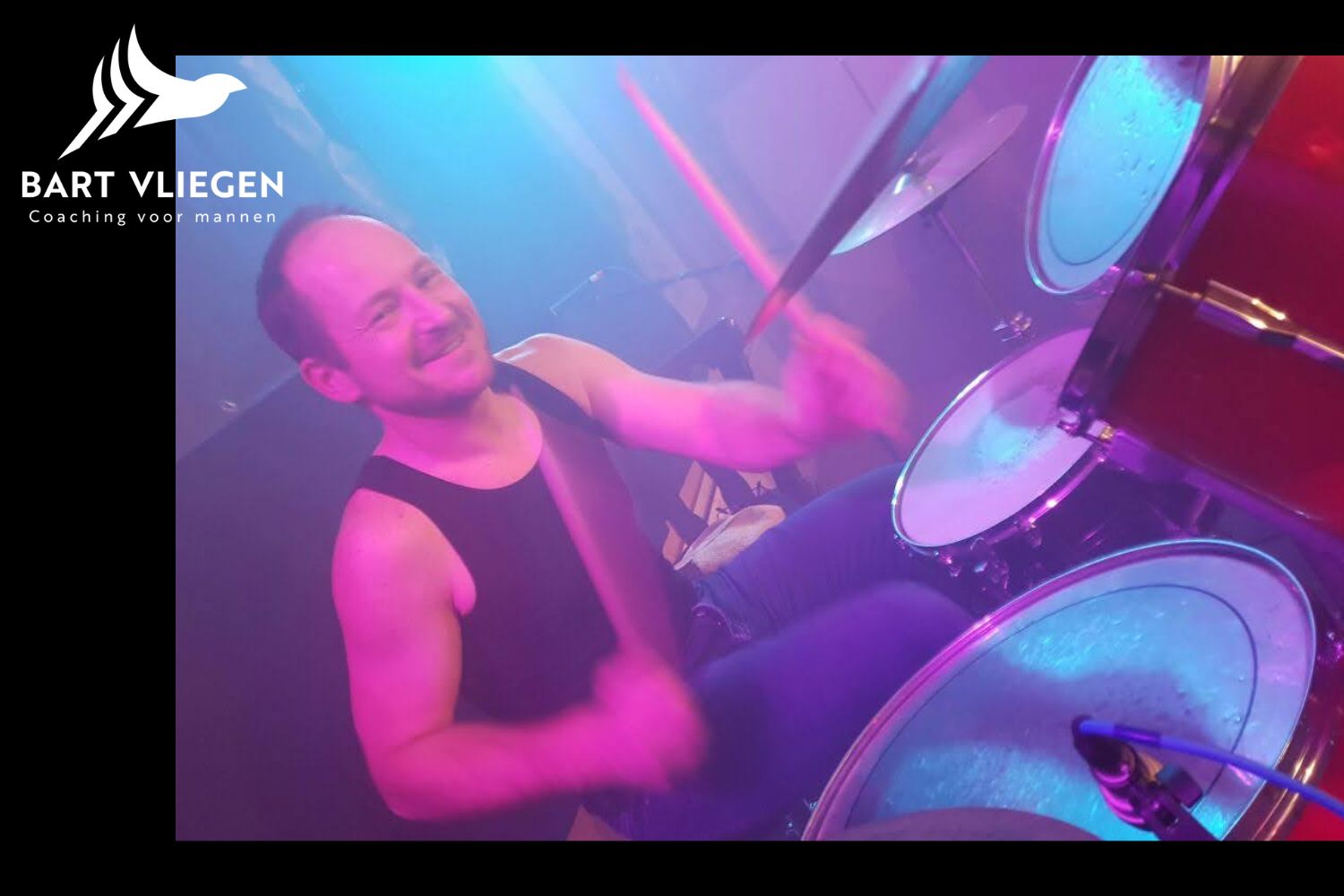 Bart Vliegen achter de drums Bart Vliegen mannencoach achter de drums
